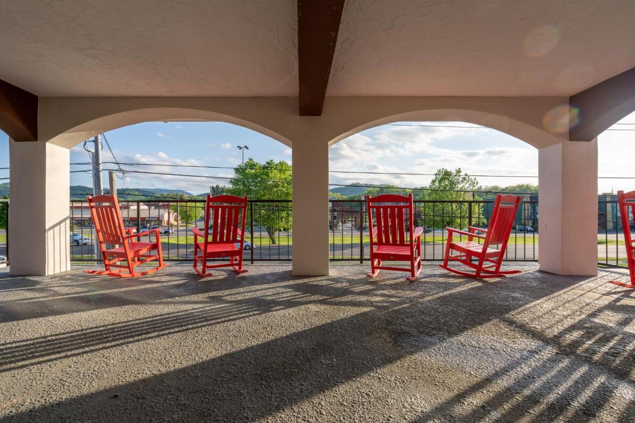 Americana Inn A Travelodge By Wyndham Pigeon Forge Eksteriør bilde