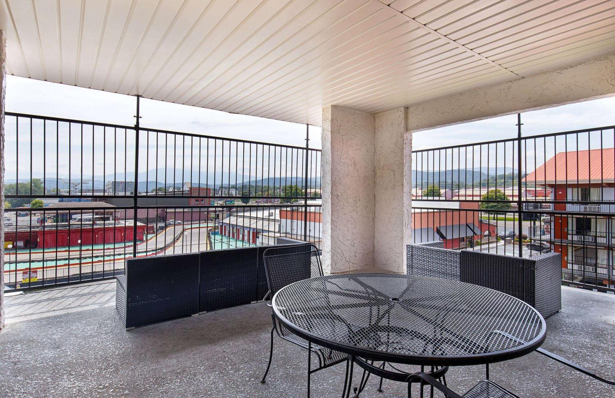 Americana Inn A Travelodge By Wyndham Pigeon Forge Eksteriør bilde