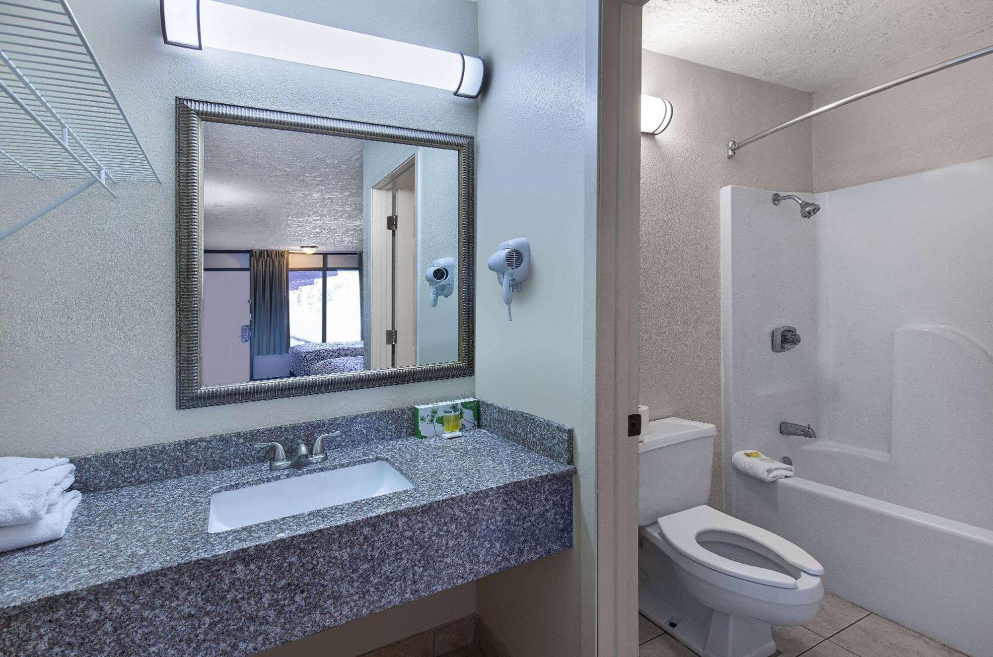 Americana Inn A Travelodge By Wyndham Pigeon Forge Eksteriør bilde